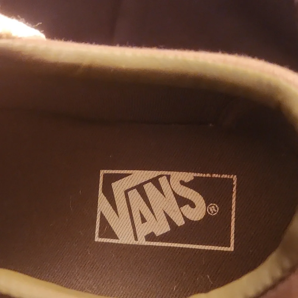 Vans - Picture 4 of 8